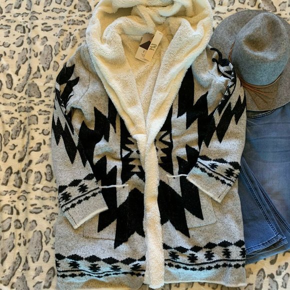 New Cowichan Tribal Sherpa Cardigan Sweater Coat - Picture 4 of 5